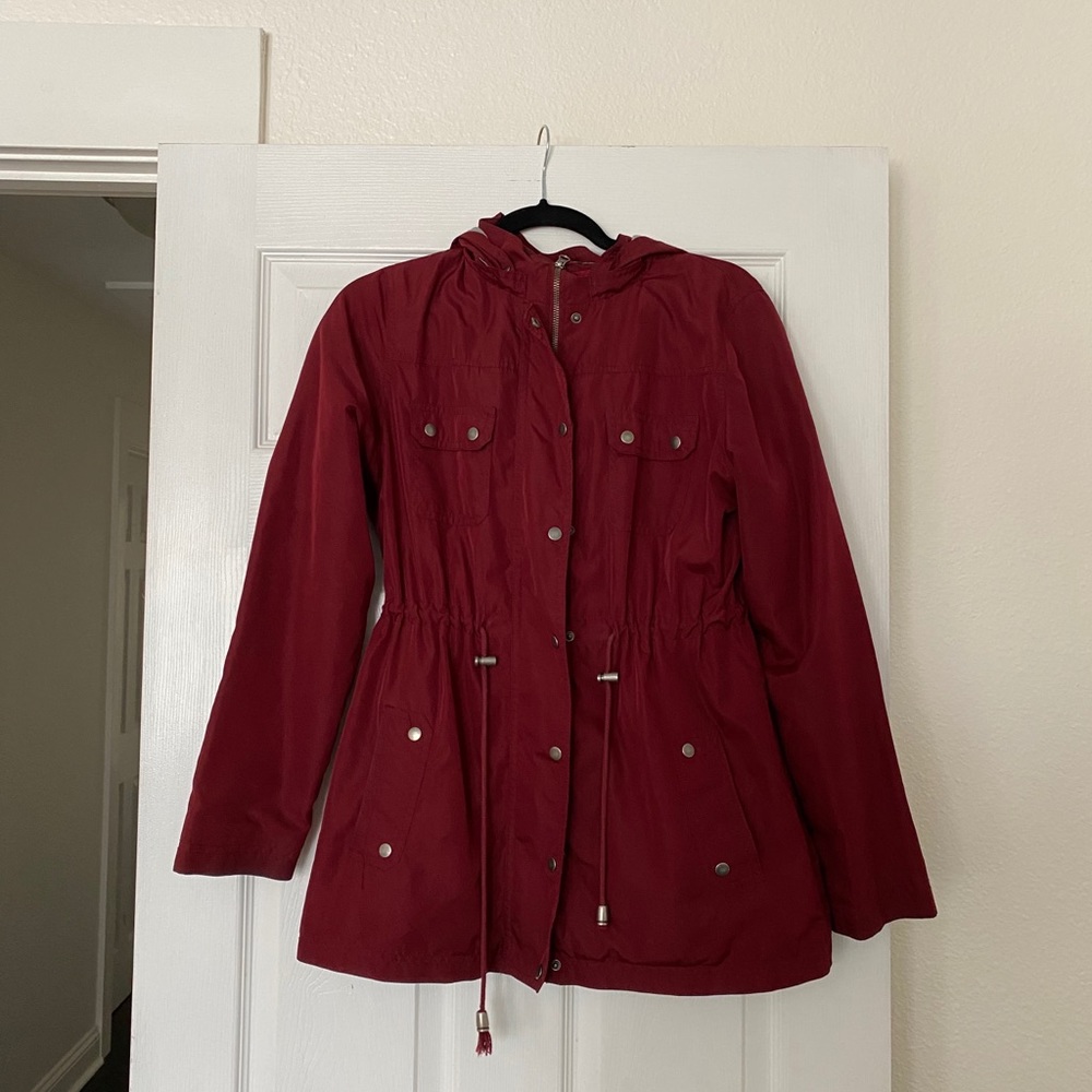 Burgundy jacket w hood